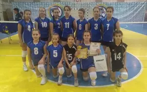 «Наши волейболистки в тройке»