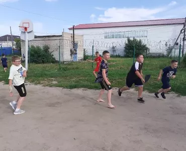 С 1 июля на базе Дома детского творчества «Галактика» начала свою работу вечерняя досуговая площадка «Непоседы».